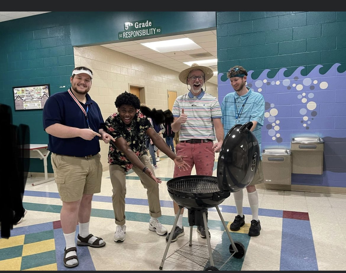 pcroft4's tweet photo. When my 4th and 5th grade male teachers take “Dress like a Friend” to the extreme! #bbbam @BlytheBower #Drseussweek https://t.co/JkrND1g4gS