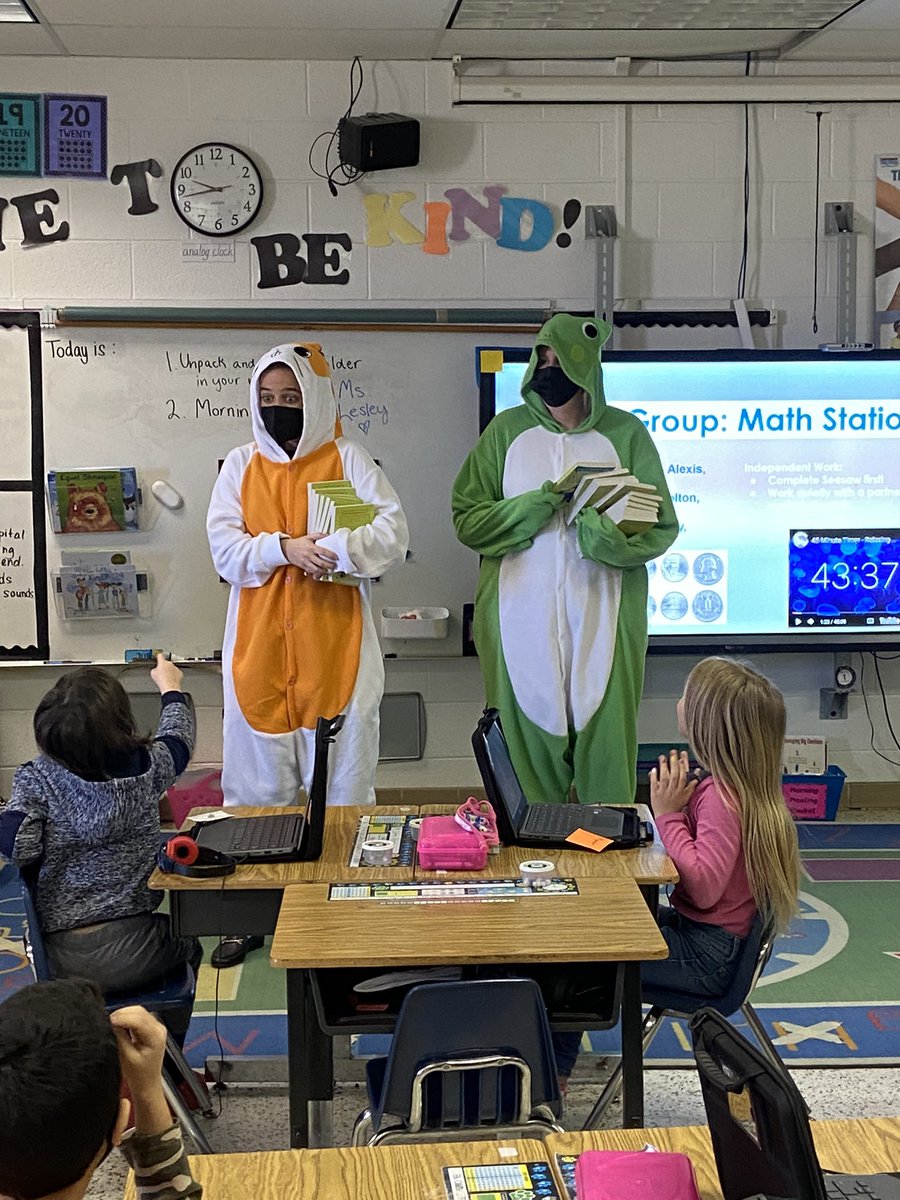 PES_Mustangs's tweet photo. We had so much fun announcing Life According to Og the Frog! We are so HOPPY to celebrate One School One Book and kick off Reading Month! 🐸📚 @krsimp22 @Mrs_StephLopez @acpaulsonvb https://t.co/PcktzlfMcl