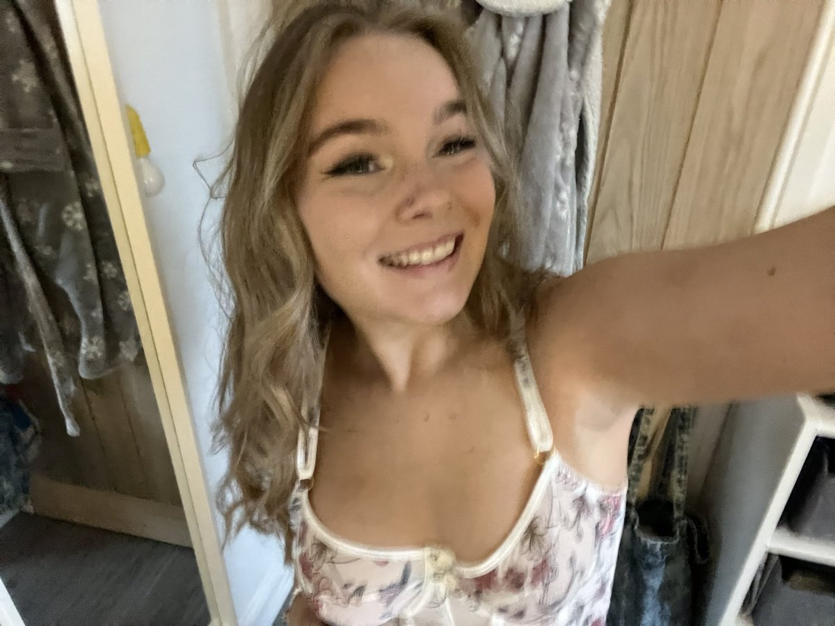 katie ☾ ✰ tweet media