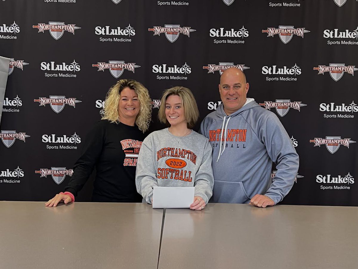 SoftballLaceyHS's tweet photo. Congratulations @chelsea84210511 on signing with Northampton Community College! We are so proud of you and can’t wait to see what you do this season! Keep crushing it kid! 🥎🐾#laceysoftball @Lacey_Athletics https://t.co/iYsReB3wSU