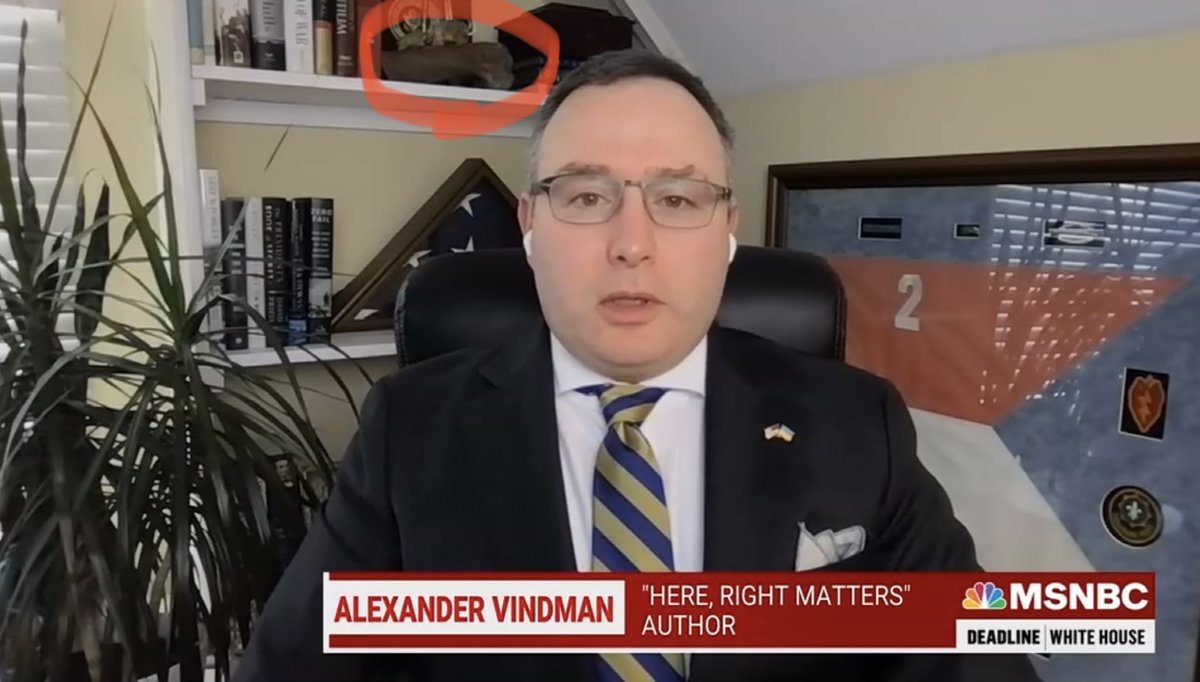 If I’m not mistaken, Colonel Alexander Vindman <a href="/AVindman/">Alexander S. Vindman 🇺🇸</a> has the proximal condyle of a mastodon? mammoth? on his shelf. Freedom fighter. #Fossil lover. I salute you, Sir. 

<a href="/NicolleDWallace/">Nicolle Wallace</a> <a href="/MSNBC/">MSNBC</a>