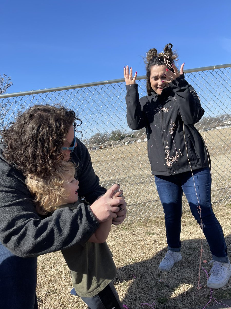 GISDbuccaneers's tweet photo. Silly string fun! These kiddos got to silly string their teachers for raising over $50 for the American Heart Association’s Kid’s Heart Challenge! ♥️ #GISDlilbucs https://t.co/RQdPDQ7cJJ