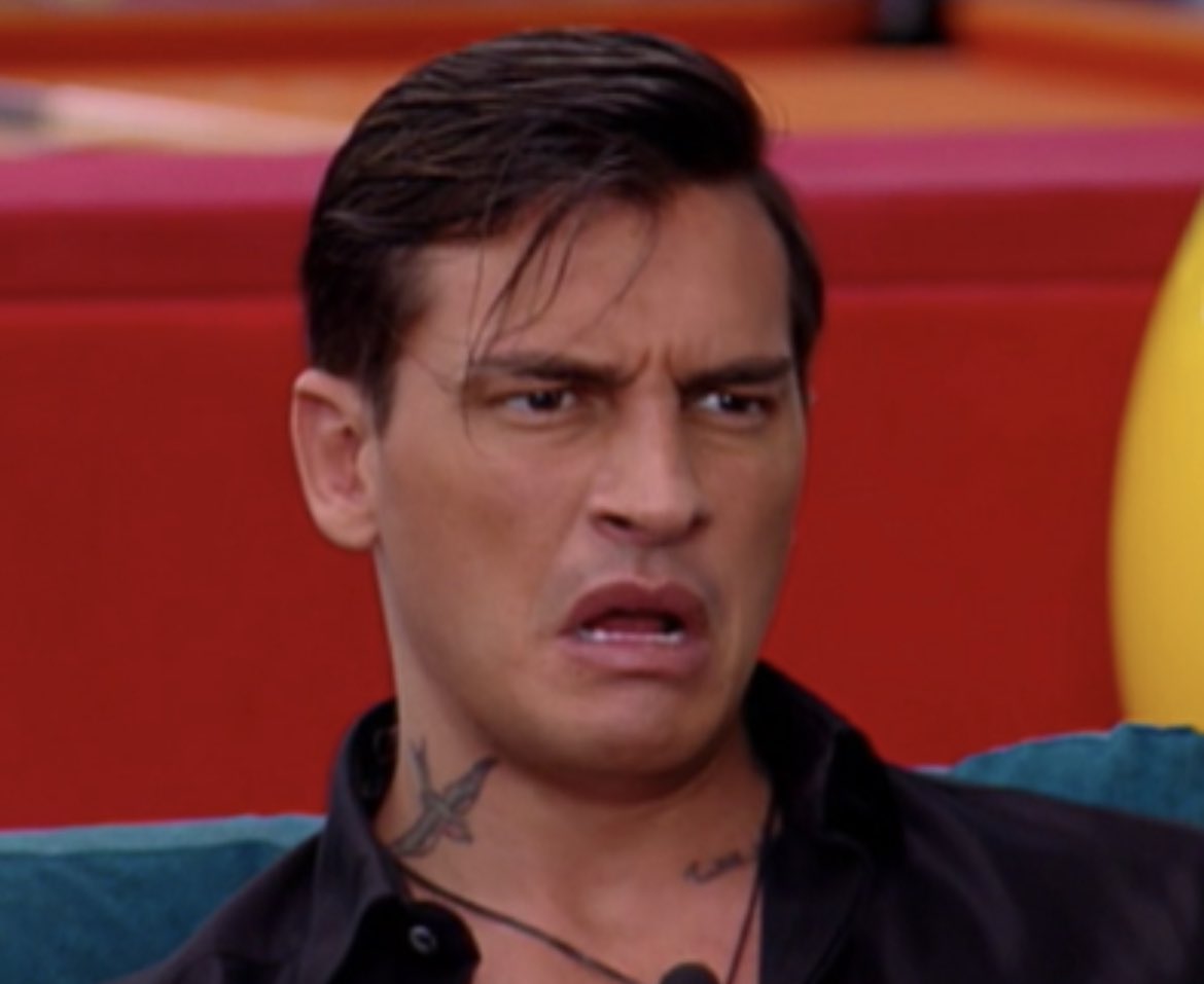 hyveR02's tweet photo. Io ogni volta che si parla della bandiera di GIUCAS 

#GrandeFratelloVip #JERU #basciagoni https://t.co/scIu5K8Hfk