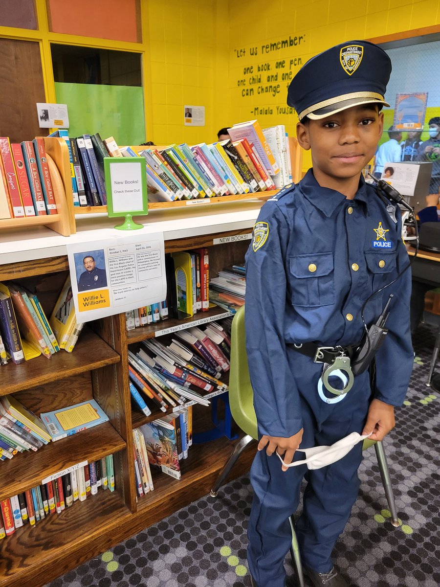 mrs_m_tb's tweet image. Today, we hosted a Living Museum for our school, parents, and community. Students dressed as someone who impacted Black History but was also connected to their unique passions and life goals. #ieslimelight @IESGators @RSSchoolsNC