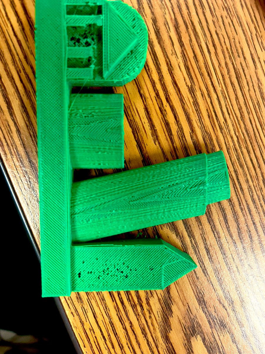 Any 3D printer experts that can help!? Do you know why this is happening when I print? I’ve adjusted density and slowed print, still happening. This is a Davinci Jr 1.0 with brand new print head.