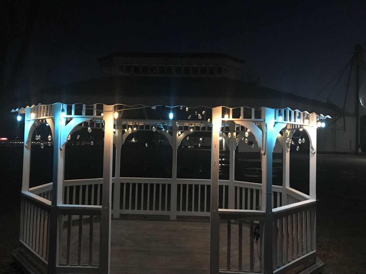 pcsportsguy's tweet photo. The gazebo lights are now blue and gold in support of Ukraine. Praying for peace. https://t.co/3rkB2uVFxd
