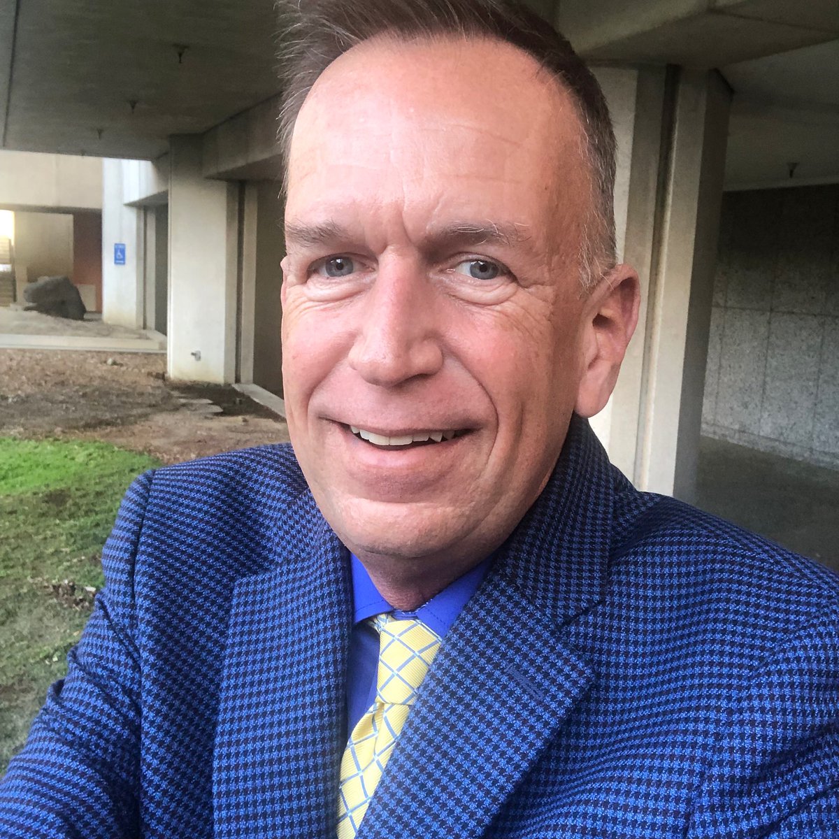 rob4controller's tweet image. Here I am in my Ukrainian colors.  

We stand with our brave brothers and sisters in #Ukraine.  Freedom shall prevail!