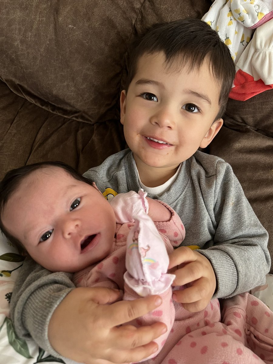 taylormontes_'s tweet photo. A toddler &amp; a newborn brings a whole new level of anxieties, emotional &amp; physical exhaustion &amp; stresses. But man, these two 💙💖 https://t.co/ARN0c8jZZB