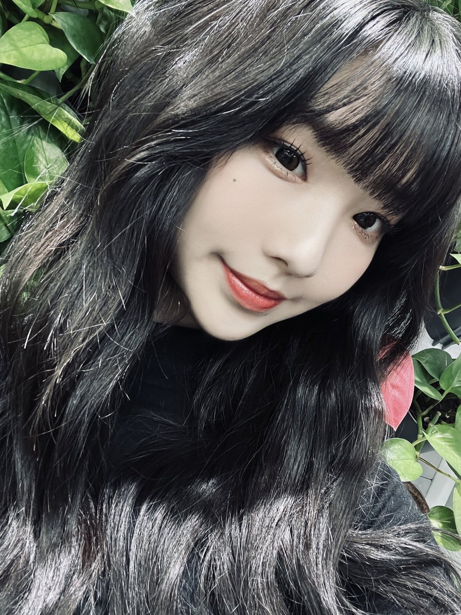 sorry for being ia again ;[ my classes are back so im trying to organize myself to update this acc again, hope yall understand :1 please keep giving loona a lot of love n support, they really need us now! <3 stay healthy guys aaand see u soon