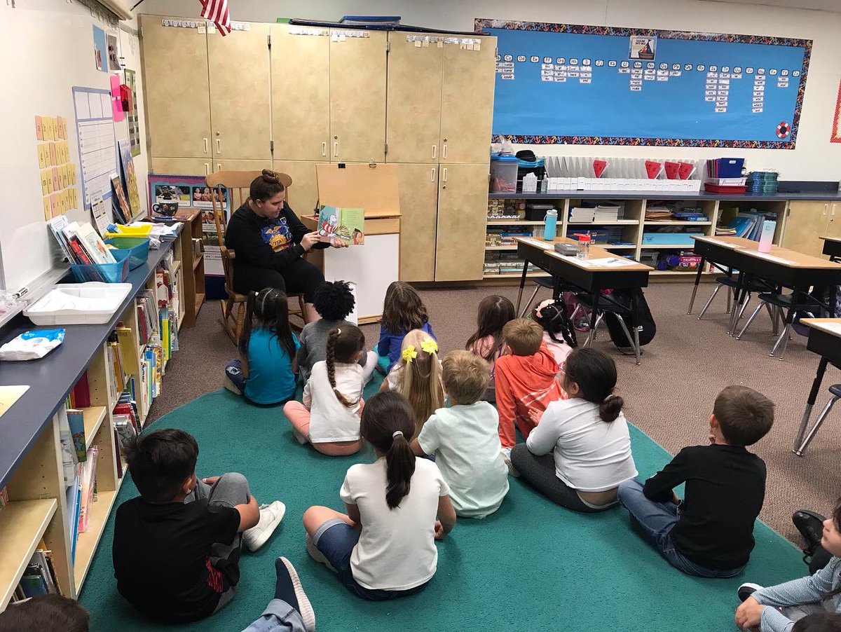 bashaffa's tweet image. Seniors taught kindergarten students about the importance of bees for agriculture by reading “Show Me the Honey.” #drsuess @CTECUSD @bashabearnation