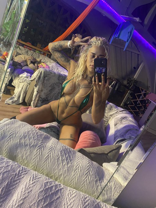 ❌BADMOOD❌’s pics and videos