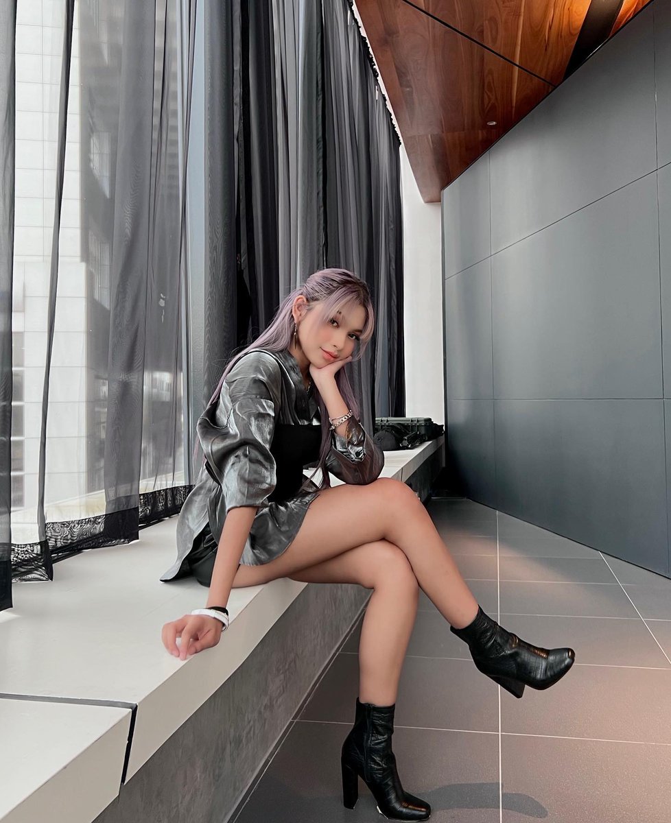 doraesyamon's tweet photo. Attractive, brilliant, cute, dazzling, elegant, funny, gorgeous, hot 🥰💜💜 https://t.co/rl5UAYAVkY