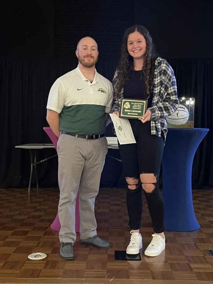 emmaaa_leonard's tweet photo. Honored with “best shooter/blocker” award at the banquet today! A great season. @OlaGirlsBB @OMGTGE https://t.co/088a7EfBLa