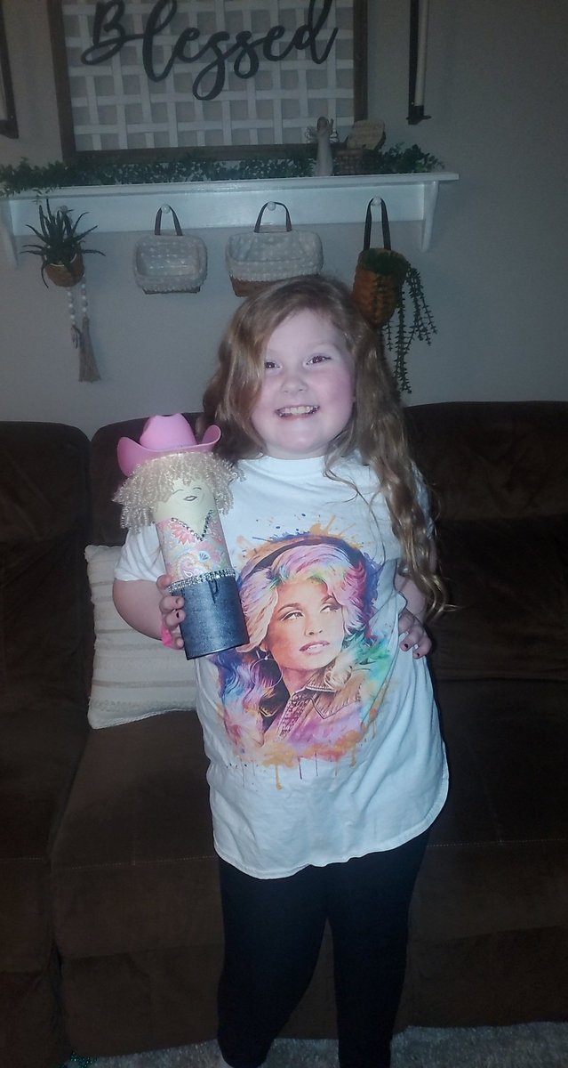 MsBBish's tweet photo. For Rylan's biography in a can for school she chose her favorite person @DollyParton! Inside of the can is 10 different facts about Dolly that Ry has learned from lots of books, movies and of course songs about Dolly's life.
@dollyslibrary @DollyParton @Dollywood https://t.co/JybbggbLk5