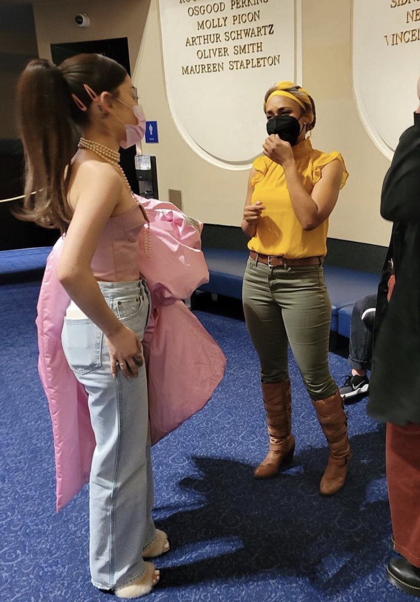 justlikemagyc's tweet image. she in pink is SO CUTE