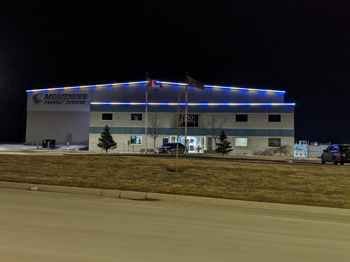 Out for a drive tonight, thankful for the freedom to do so, and noticed the lights at Messenger Freight Systems recognizing the struggle in Ukraine.  Very pleased to live in a community with companies like this #stthomasproud #SlavaUkraini