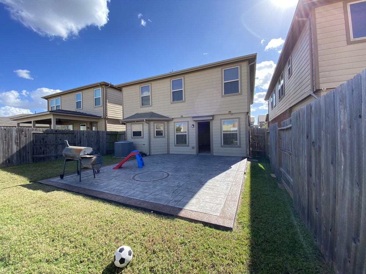 jccarpio's tweet photo. RECENTLY SOLD 🏡This amazing 3 bedroom, 2 ½ bathroom Houston home was recently sold by the JC Carpio Real Estate Team. We are grateful that the owner entrusted our team to help them with the sale of their home. Ready to sell your home? 
📲956-212-2805
📧juan@rgvpropertysearch.com https://t.co/c6ZA7MGap1