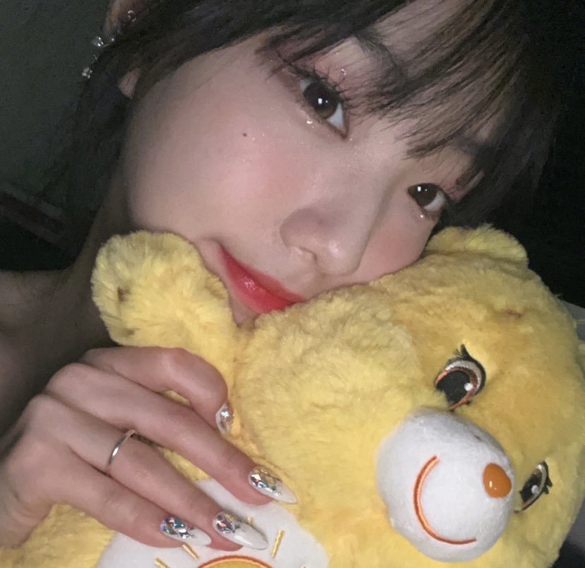 yeo__flwr's tweet photo. yeojins fab </3 so cute https://t.co/DhkJ49sQ0M