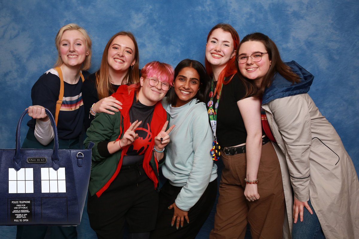 newyearswho's tweet photo. #MANDIP: best group of friends ever https://t.co/CygfHrjJsS