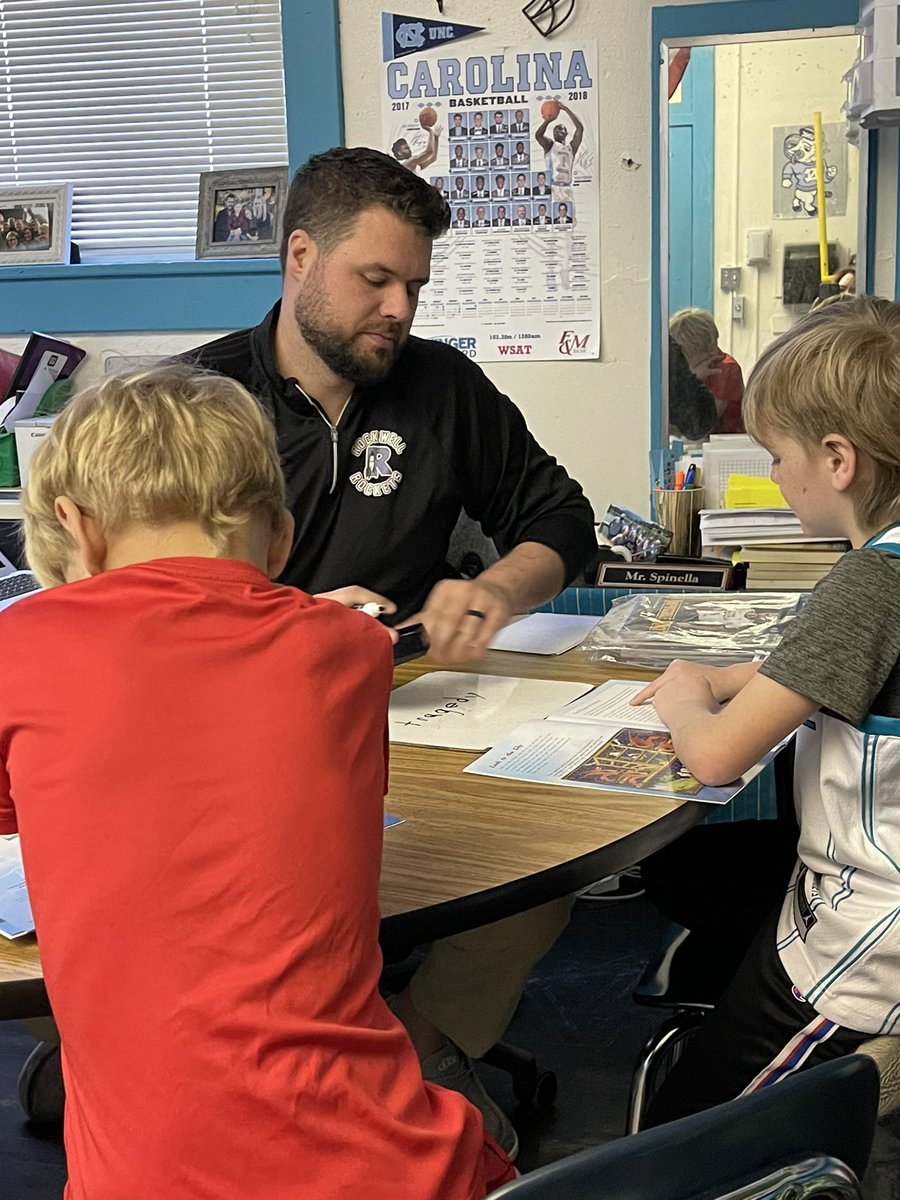 Mr. Spinella strikes again! Rocking out those decoding strategies with students at the Guided Reading table.<a href="/RES_RSSS/">Rockwell Elem NC</a> <a href="/JenniferWarden5/">Jennifer Warden</a> @RES_halexander <a href="/ajspinn/">AJ Spinella</a>