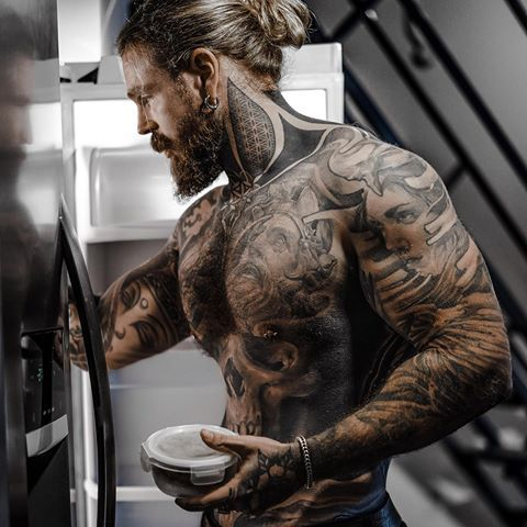 "Monday night munchies are hitting!"