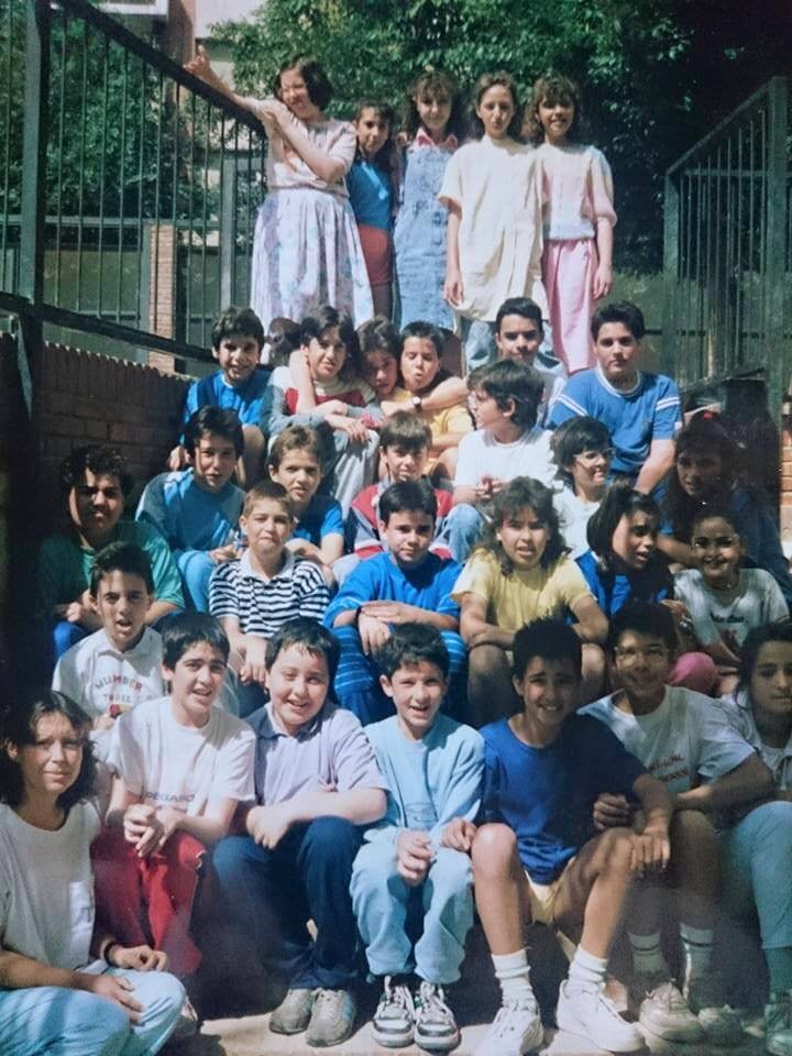 polispol's tweet photo. He encontrado en mi disco duro una foto de mi clase de cuando era niño.
Encontradme! https://t.co/TQqDXE1YUE