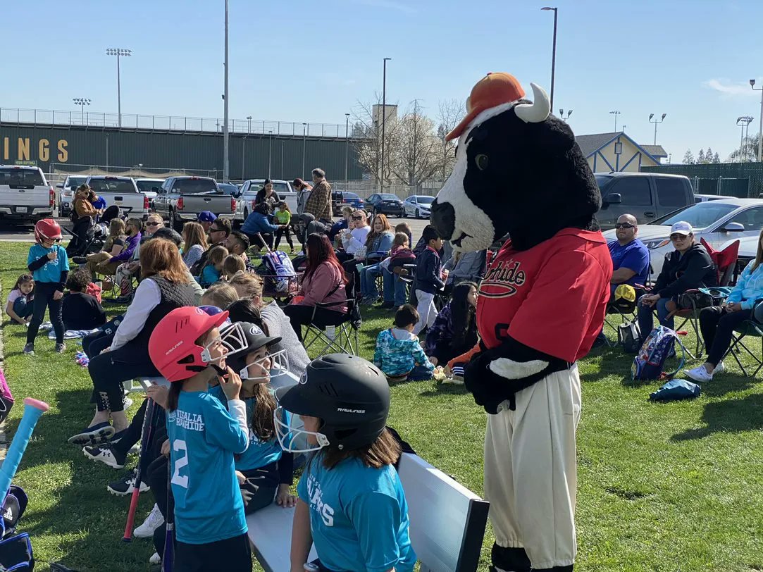 VisaliaRawhide's tweet photo. Tipper was at Kingsburg Girls Softball League Opening Day Ceremonies! We got to meet lots of new friends and including the Kingsburg Sharks, the team sponsored by the Visalia Rawhide in this league. #visaliarawhide #rawhidebaseball #milb #community https://t.co/4wtt6x8JWu