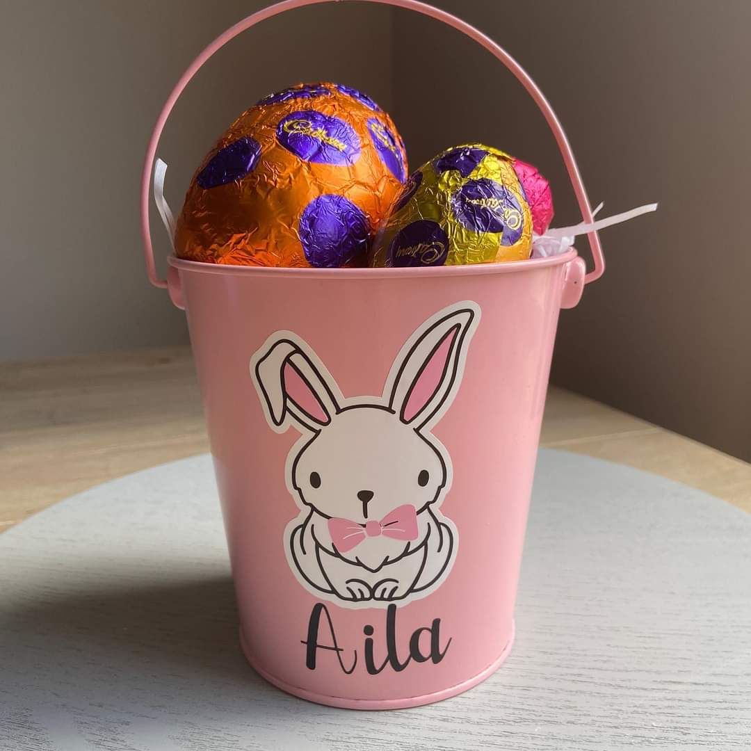 Ark_Arrow_Graze's tweet photo. Our Easter Range is now live! 

Introducing the Personslised Easter Bucket.

$25, eggs included.

Pickup from Clyde in April.

Order via our page!

https://t.co/mau7RWzKVc

#Easter #eggs #Gifts #personalised https://t.co/L88JFFEQmZ