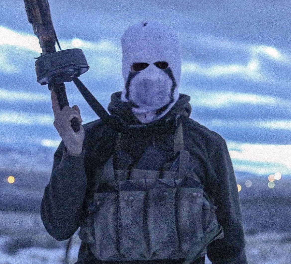 nathan_retvrned's tweet photo. The look you shoot your buddies when the trees start speaking Russian https://t.co/gKBX8m2sod