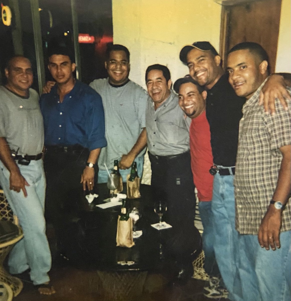 Desde la izquierda, kaki Ruiz, José Flete, Luisin del Rosario, Fito congas, Pabin bajo, José Luis Mateo, Rodhen Santos.  En gira con 440.