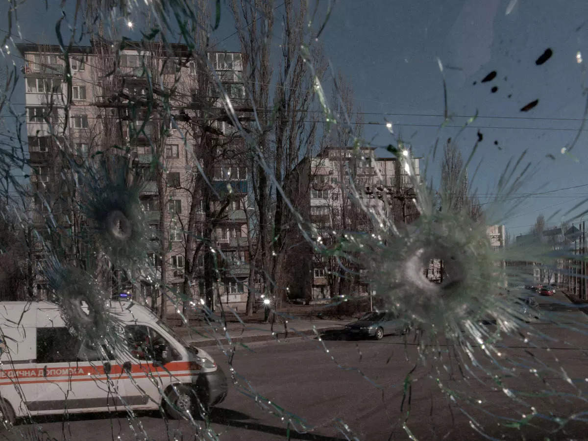 EconomicTimes's tweet photo. #BREAKING | Central square of Ukraine's second biggest city, Kharkiv, shelled (AFP)

Track #latestnews on #RussiaUkraineConflict here: https://t.co/3Ylv3MRdxL https://t.co/XgG5kqzL6F