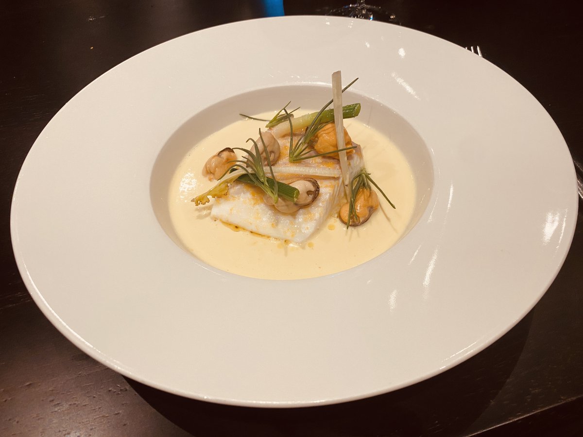 MichelinGuideUK's tweet photo. East Neuk crab agnolotti with Anstruther lobster sauce/ day-boat halibut from Pittenweem: terrific local seafood @theSeafoodStA #StAndrews #Scotland 
https://t.co/Rsk5bYkYSO https://t.co/KCZSeZReDb