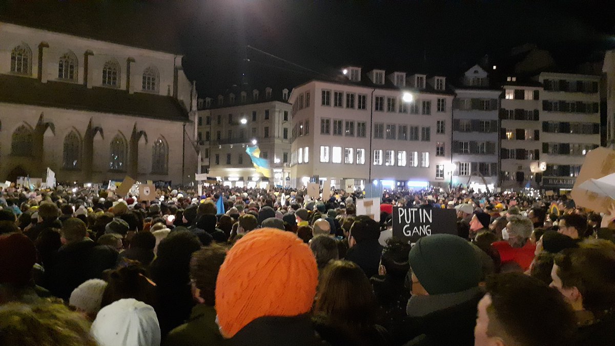 Yesterday at zurich rathausplatz! There is so much solidarity with Ukraine 🇺🇦 in these tough times