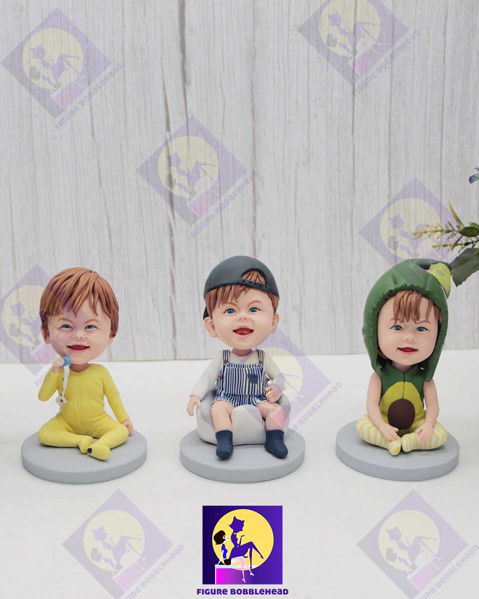 FigureBobble's tweet image. Look at these cute kid bobbleheads!😍😍😍
Do you love them? 
Wy not custom one for your kids? #custombobblehead
#bobbleheadday #personalizedbobblehead #figurebobblehead #giftideas #giftsforher #gifts #kids #kidsfashion #giftsformom #Gifted