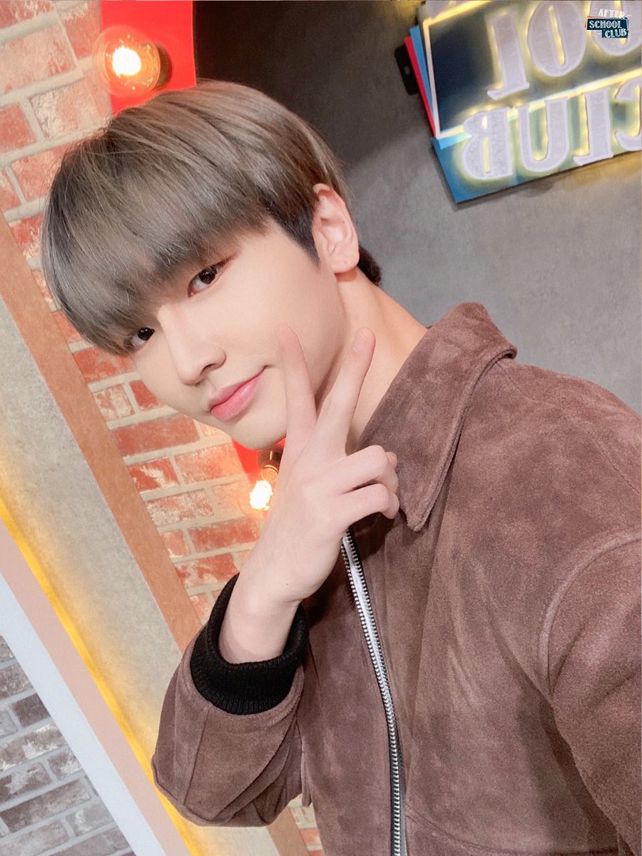 arirang_ASC's tweet photo. [TO1]
⠀
에엣씨 선정 봄소풍같이가고싶은선배후배동기친구 1위 👏🏻동건 지수 민수 경호👏🏻 울 아덜램들 3월의 시작을 함께해줘서 넘 고마워요♡ 꼭꼭 숨겨진 또 다른 보물은 다음에 왔을 때 찾아주기🤩 오늘 고생했어요 모두모두 ❤️‍🔥
⠀
#Hangout_With_DJMK https://t.co/UJ1YgXur1e
