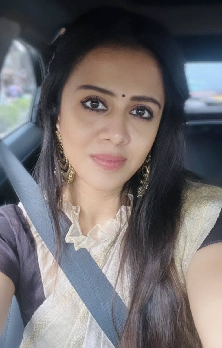 AnjanaVJ's tweet photo. Keep calm and take that selfie! 😎 https://t.co/wRVrq7jgmh
