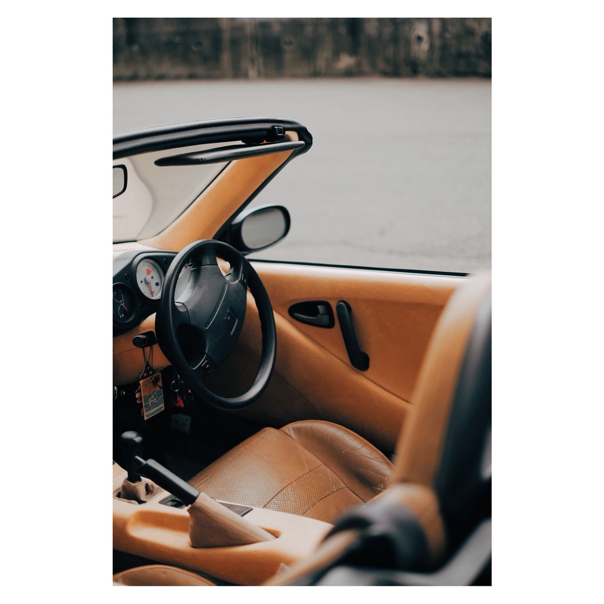 verdedemetrapp1's tweet photo. 「オープンカーかっこいいね〜。これどこの車？ポルシェ？」
って言われたんで僕の車はついに
ポルシェです
Porsche660 https://t.co/D9JFgoIFyJ
