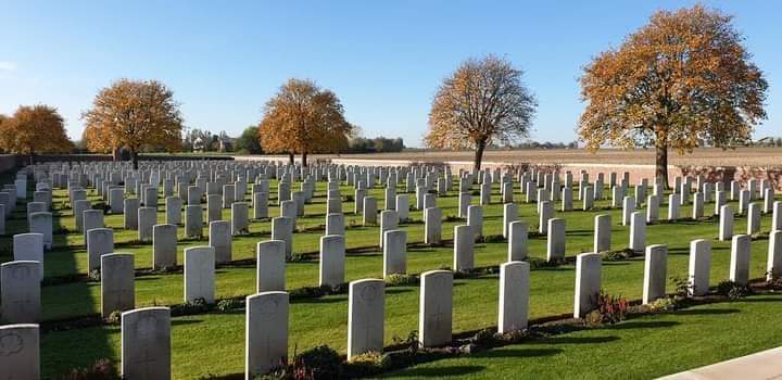 BBTLLP's tweet photo. #PicOfTheDay #Reninghelst New #Military @CWGC #Cemetery #WestVlaanderen.The village was occupied by the allies through out #WW1 & was set back from the line so used by #FieldAmbulance units. 798 men now stand easy here including #Riflemen Barker who was #ShotAtDawn for cowardice. https://t.co/LfaB2LbC5j