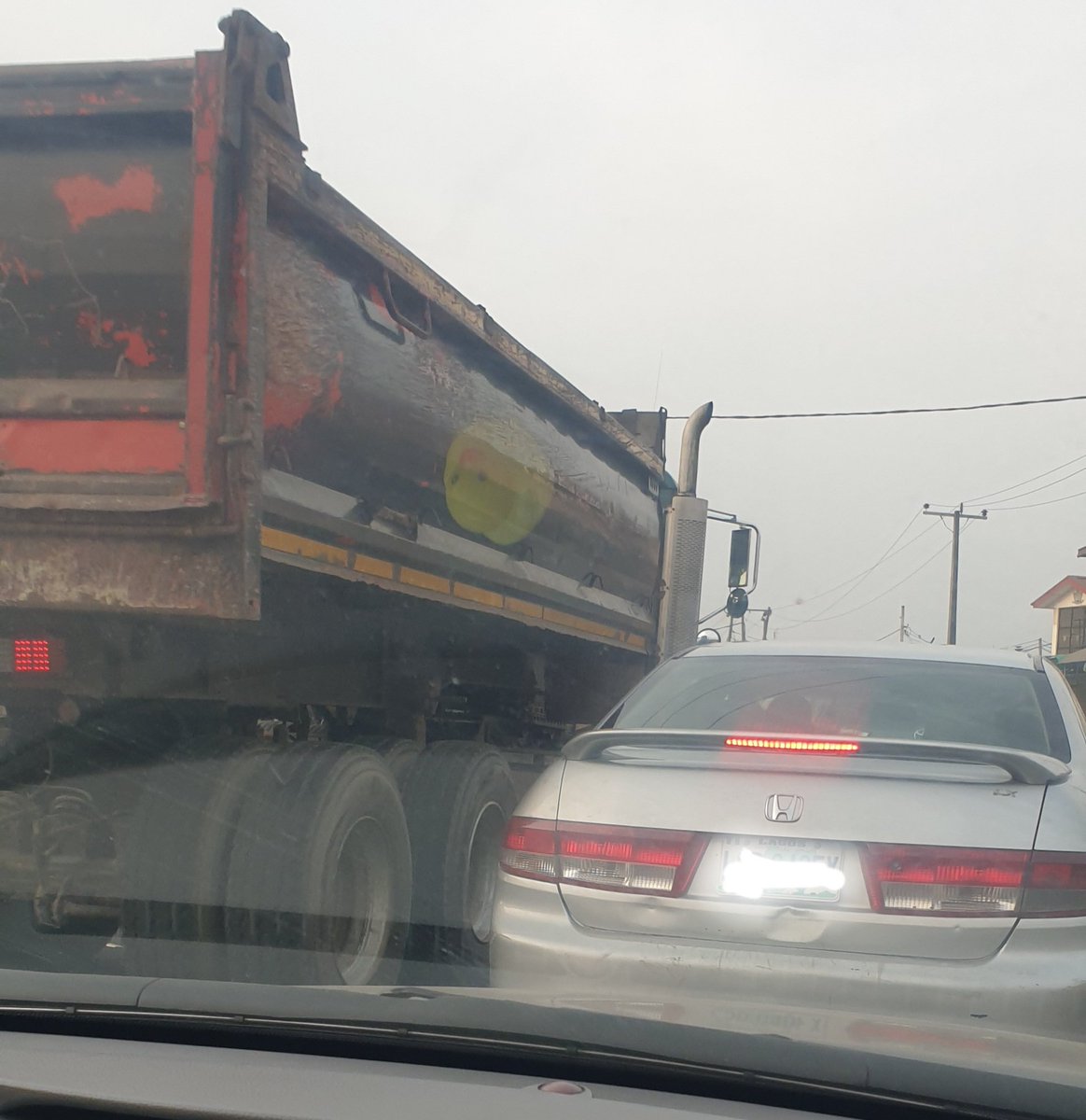 A couple got defensive cuz I got down to tell them they can't have a toddler's head sticking out of the driver's window beside a truck in traffic. 

They put her in the back after chopping small insort sha. 
Pikin wey people dey find, God carry 3 give 2 idiots.

#BetterParenting