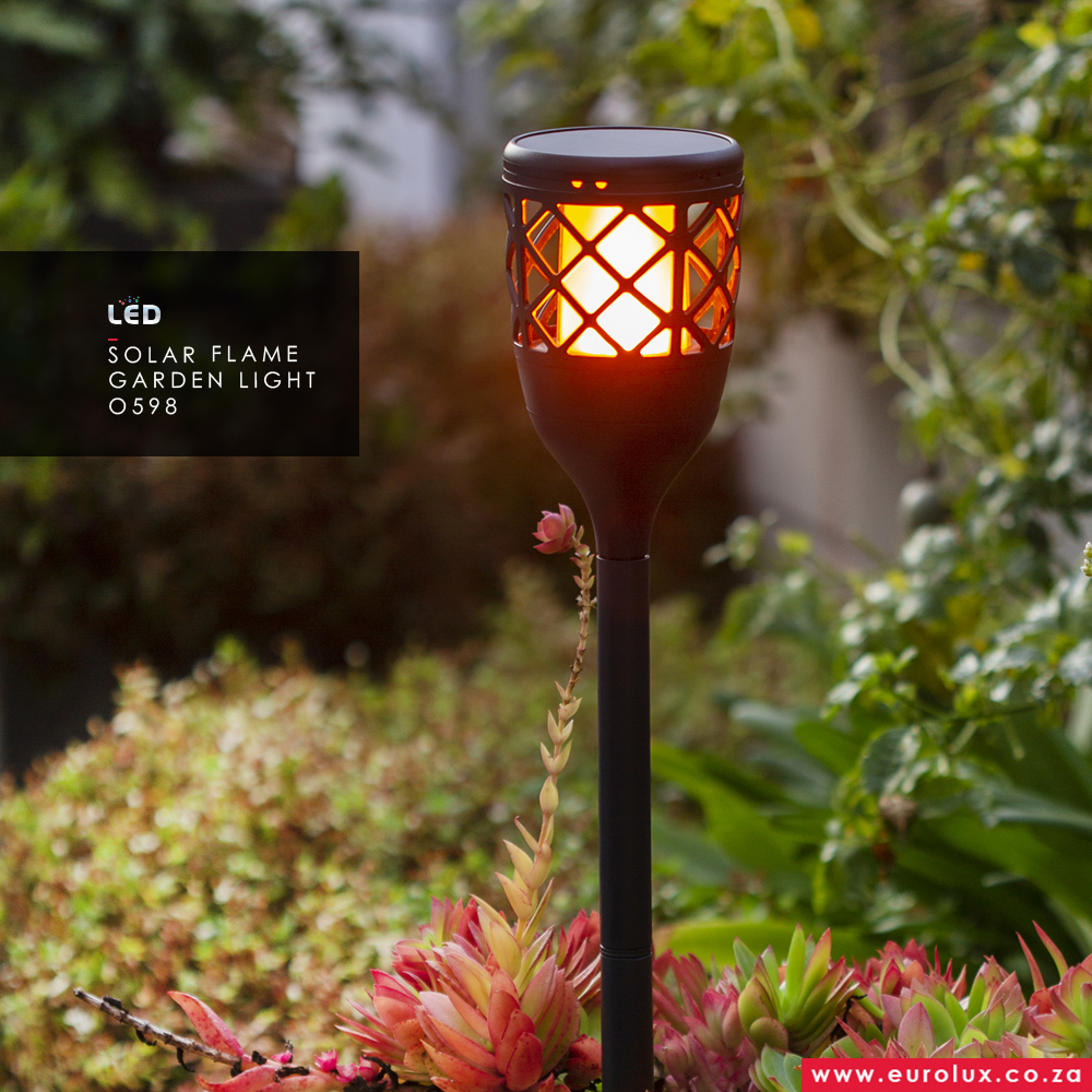 EuroluxLighting's tweet photo. When planning your outdoor lighting it can help to draw up a rough sketch so that you don't have too many fixtures in one place and not enough in others: https://t.co/LtYur0UHAd https://t.co/Wm52ErwQnZ