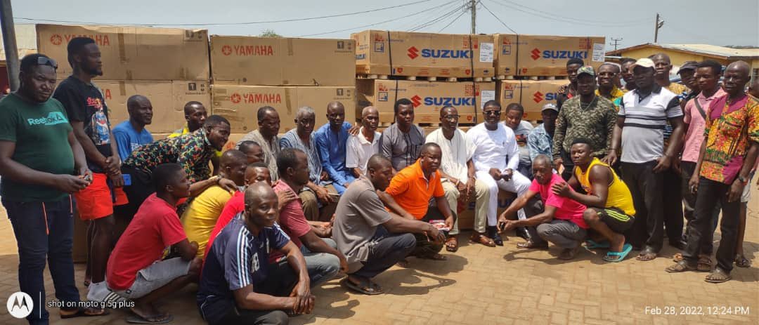 etsedafeamekpor's tweet photo. Yesterday, as part of my employment generation efforts, I donated 60 new Outboard Motors to fishermen &amp; Boat owners. Beneficiaries came from Tsanakpe, Dzemeni, Agordake, Dzakiti, Kpeve-Tornu, Akpato all in south Dayi. These machines were purchased under the CoDA subsidy programme https://t.co/gTbWKUdyBZ
