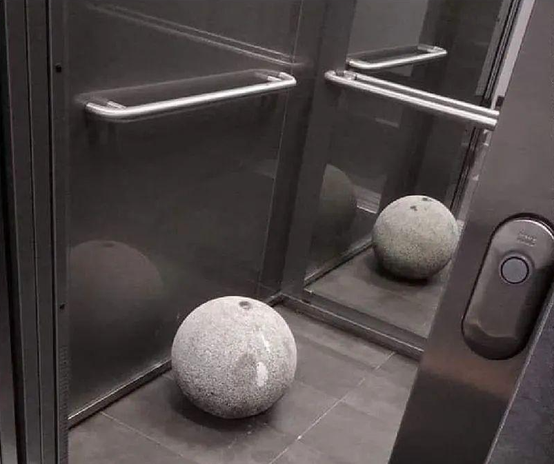 BenceNanay's tweet photo. Sisyphus has it easy these days... https://t.co/QZJf8n46qd