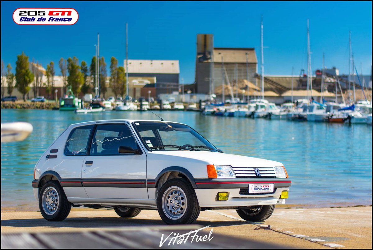 205gticdf's tweet photo. Bonjour, aujourd'hui 1 mars commandez votre nouvelle 205 GTi dans votre concession @Peugeot  ! 🦁😉

⚙️4 cylindre en ligne 1,6L
🐎 105ch et 134Nm
⏱️ 0 à 100 km/h en 9,5s
🏃 193 km/h
⚖️850 kg
🛒Commercialisation le 1er mars 1984
💳 72500 Francs

#205gti #Peugeot #205gticdf #1L6 https://t.co/LUqYrU9d6k