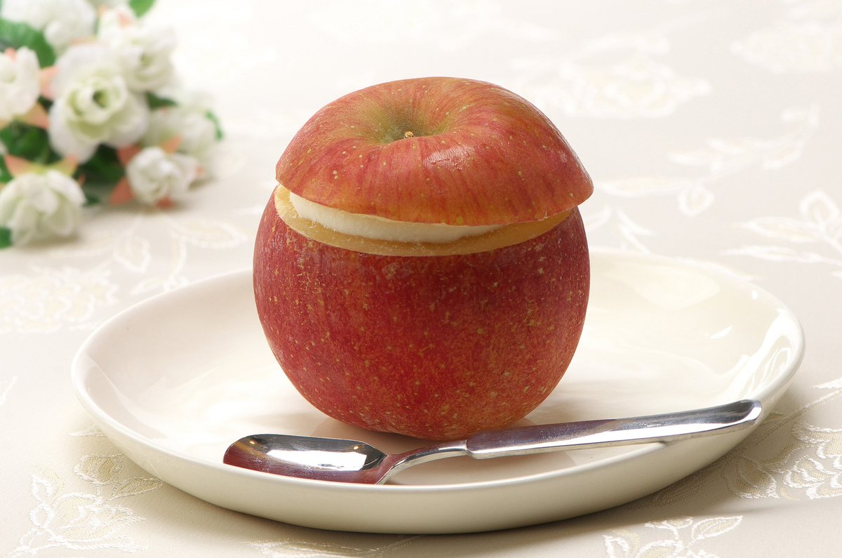 Lisse_jp's tweet photo. 【本日のアイス】
A005 まるごとアップル🍎
約90ml×16個入り

これはもうほとんどりんごです🍎
滑らかでジューシーなシャーベットは果汁70%🥳
ひんやりおいしいデザートをどうぞ🍨
#アイス #アイスクリーム #icecream #シャーベット #sherbet #フルーツ #fruits #デザート #desert #Lisse #冰淇淋 https://t.co/E7cm1cukAS