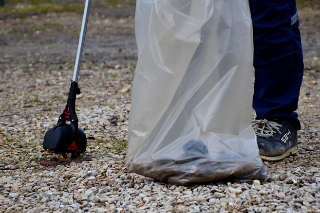 lyonne_fr's tweet photo. Des tonnes de #crottes de chiens ramassées chaque année à #Sens, sources de nuisances.
https://t.co/p2miFtSie4 https://t.co/8N5RYKIqtb