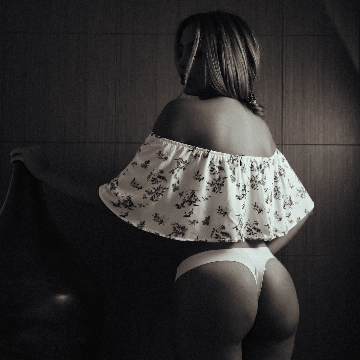 imcarles's tweet photo. This is my new NFT photography Collection.
The inherent sensuality: Arousing and sensual photography with an emphasis on the female form.

https://t.co/UpPbmOJ546

#photography #nft #nftcollector #NFTs #NFTCommunity #boudoir #nftart https://t.co/F1v2Cp7qiq