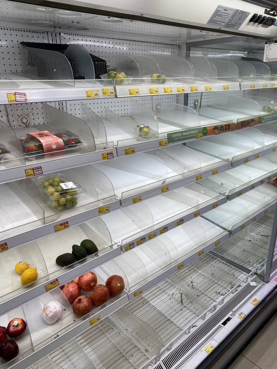 TMclaughlin3's tweet photo. Bank lines around the block and even more cleared shelves in Hong Kong today as the government continues its awful messaging around a possible lockdown. https://t.co/EVVesDMSvc