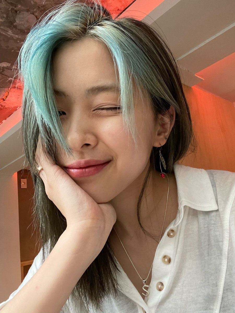 swaghusseyy's tweet photo. SHIN RYUJIN FROM ITZY!?! WHAT IN THE HELL!?!? https://t.co/fMvGvNMjZ3