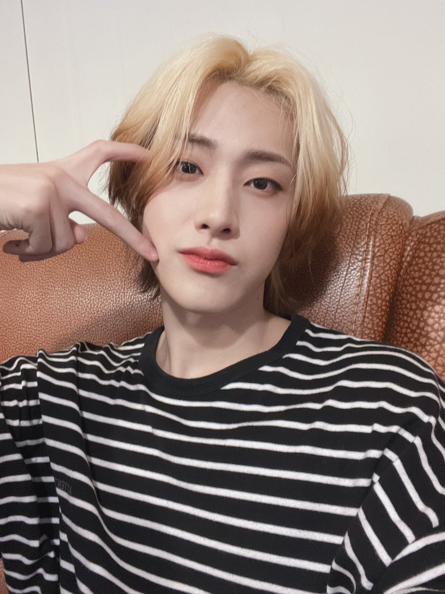 [#TWT]01.03.22 - Atualização do Yongha no twitter do grupo

“Te amo hoje também❤️”

#유용하 #YONGHA #WEi
<a href="/WEi__Official/">위아이(WEi)_OFFICIAL</a> <a href="/WEi__Member/">위아이(WEi)</a>