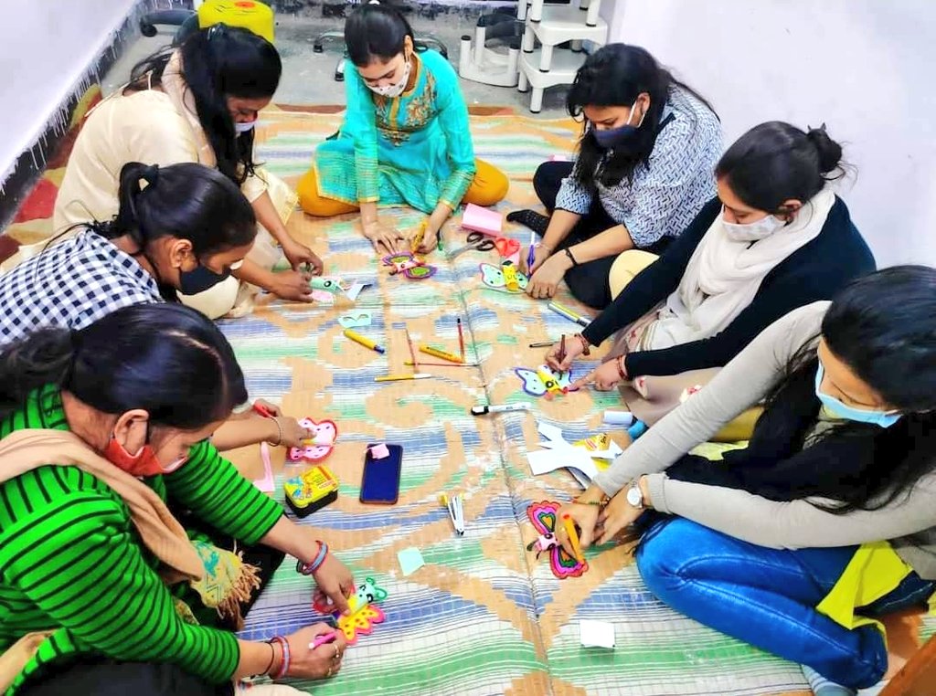 InfoNipun's tweet photo. Workshop on Teaching Learning Materials (TLM)
#NIPUN conducted a three days workshop on #TeachingLearningMaterials (TLM) with the Child Care Workers/ Community Educators at West - Delhi.
#flashcards
#cutouts
#models
#charts
#flipcards
#booklets https://t.co/CpUkboU9MQ
